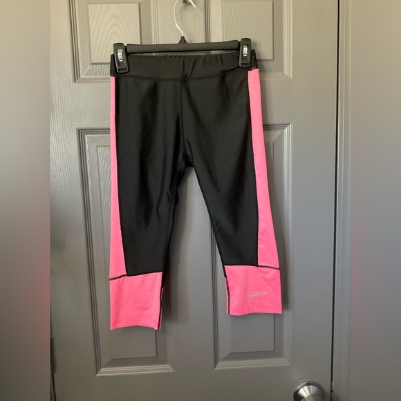 Phumell Pants - 👛 Phumell small black and pink cropped leggings
